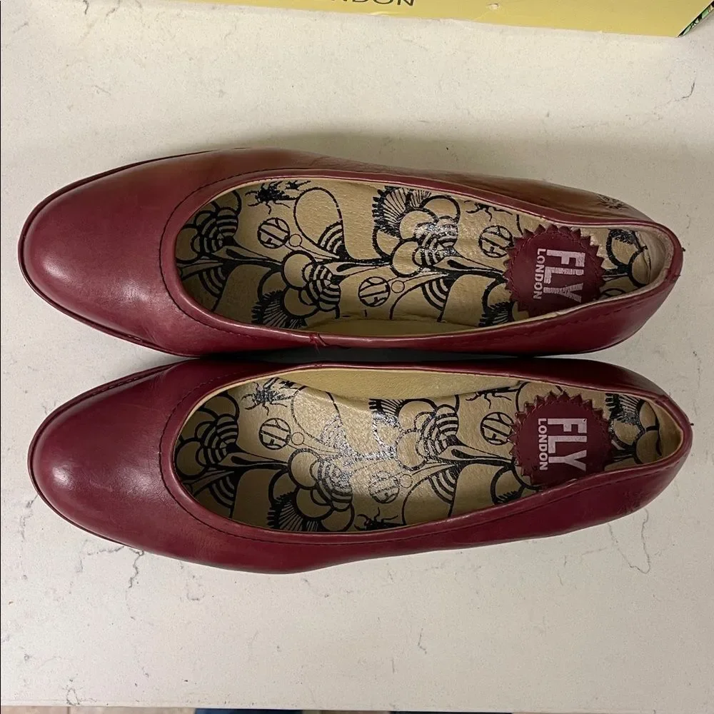 FLY London Women's Wedge Pump Bordeaux Pumps Size Euro 39 US 8 - 8 1/2 approx